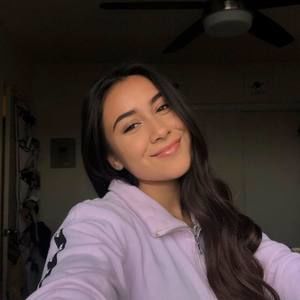 Meet your Posher, Chloe